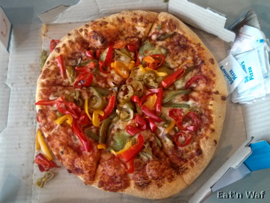 Pizza "5 Peppers" : jalapeño, piments rouges, poivrons de 3 couleurs